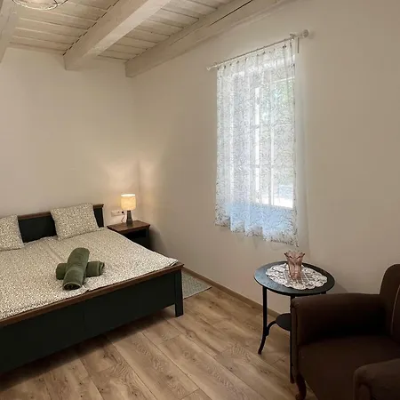 Kiskuetyue * Balatonhenye